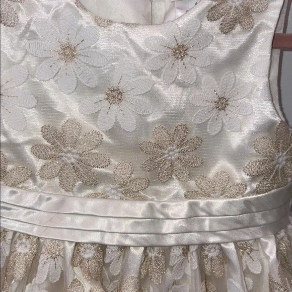 Nanette Kids Ivory and Gold Floral Kids Dress-size 4t - Picture 2 of 8